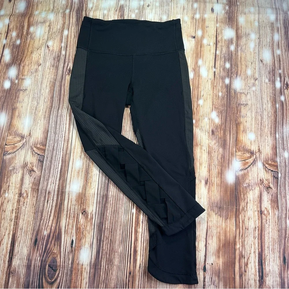 Lululemon Leggings Womens  Cropped Mesh Panel Run Yoga Gym Workout Athletic Sz 4